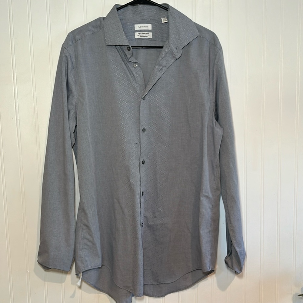 Men’s slim fit shirt size 16.5 x 34/35